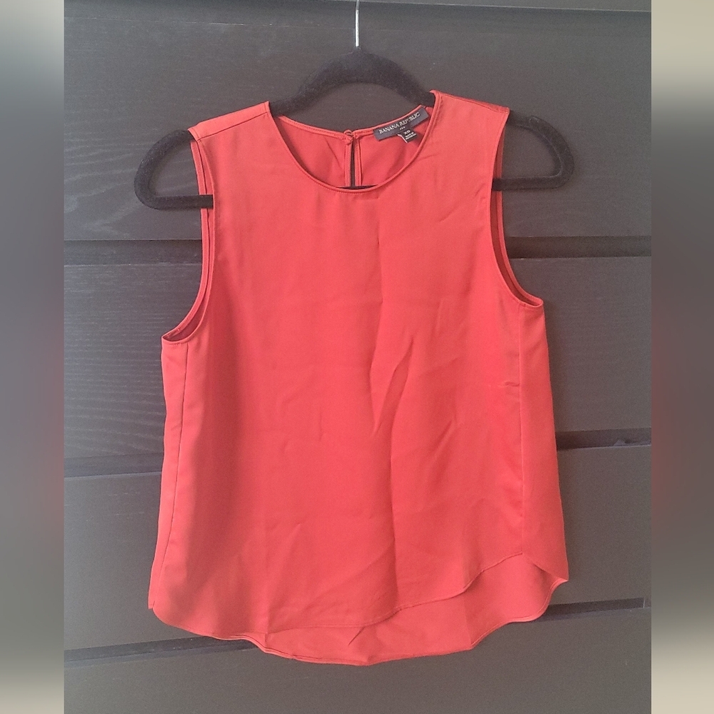 NWOT Banana Republuc Rust Sleeveless Women's Top